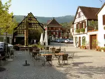 Andlau, H�user am Place de la Mairie (04.10.2014)