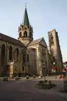 Rouffach, Kirche Notre-Dame de l`Assomption, erbaut aus gelbem Sandstein ab dem 12. Jahrhundert, Chor hochgotisch (05.10.2014)