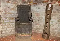 Folterstuhl im Folterkeller des Museums f�r Hexenverfolgung in der Alten Burg Penzlin. - 21.09.2014
