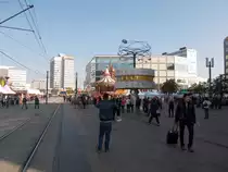 Berliner Alexanderplatz mit der Weltzeituhr am 05.Oktober 2014.