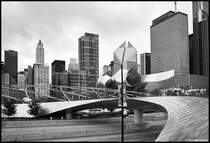 Die BP Pedestrian Bridge f�hrt den Chicago-Besucher vom Millenium Park in Richtung Ufer des Lake Michigan; September 2005.