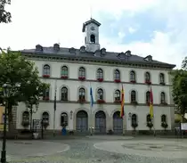 Wunsiedel, das Rathaus der ca.10.000 Einwohner z�hlenden Stadt im Fichtelgebirge wurde im klassizistischen Stil erbaut, von 1836-37, Aug.2014