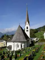 Irschen, Pfarrkirche St. Dionysius, erbaut ab 1190 mit romanischem Chor, gotischen Langhaus, Turm mit Spitzgiebelhelm (19.09.2014)