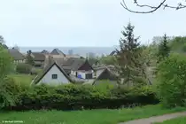 �berblick auf den kleine Fischerort Vitt liegt in einer Uferschlucht und ist von oben aus erst aus der N�he zu sehen (Gemeinde Putgarten, Halbinsel Wittow, R�gen, Mai 2011)