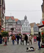 . Butzbach (Wetterau) - Der Butzbacher Marktplatz mit dem altem Rathaus von 1559/60 und zahlreichen bedeutenden Fachwerkh�usern geh�rt zu den sch�nsten und bekanntesten Pl�tzen in Hessen. 01.11.2014 (Jeanny)