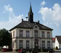 Rheinhausen, das Rathaus, die 3600 Einwohner z�hlende Gemeinde entstand 1972 durch den Zusammenschlu� der Ortschaften Niederhausen und Oberhausen, Juli 2014
