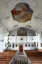 Stein im Allg�u, Orgelempore und Deckengem�lde in der Pfarrkirche St. Mauritius (12.10.2014)