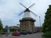 AMANDA, die Holl�nderm�hle - mit Hochzeitsgesellschaft - in Kappeln (Kreis Schleswig-Flensburg, Schleswig-Holstein, Juli 2014)