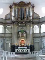 Altarraum mit Orgel in der St. Nikolaikirche  in Kappeln (Kreis Schleswig-Flensburg, Schleswig-Holstein, Juli 2014)