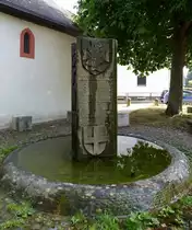 Freiburg, Brunnen mit Gedenkstein zum 1200-j�hrigen Bestehen von St.Georgen, einem Stadtteil im S�den von Freiburg, aufgestellt im Jubil�umsjahr 1986, Juni 2014