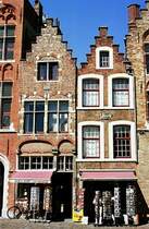 In der Altstadt - dass der Tourismus eine gewichtige Rolle spielt, ist nicht zu �bersehen (September 2002).