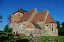 Bellin, sp�tromanische Feldsteinkirche, erbaut um 1240 (17.09.2012)