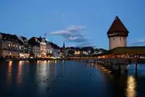 Blick �ber die Reuss bei beginender D�mmerung. Luzern, 10.02.2015