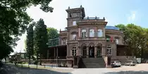 Der  Kaiserbahnhof  in Br�hl-Kierberg, jetzt zum Teil als Restaurant genutzt - 26.07.2014
