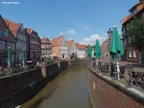 Stade: H�user am Wasser West / Hansehafen - in der Mitte das B�rgermeister-Hintze-Haus (Juli 2014)