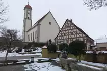 Stimpfach, St. Georg Kirche, erbaut von 1764 bis 1768 durch die Werksmeister Emer und H�fele (15.02.2015)