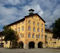 Garmisch-Partenkirchen, das 1935 erbaute Rathaus, nach der Zusammenlegung der M�rkte Garmisch und Partenkirchen, Aug.2014