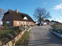 Nur die Dorfstra�e ist die einzige Stra�e in Neukamp.Aufgenommen am 08.Februar 2015.