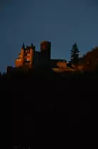Burg Katz oberhalb von Sankt Goarshausen im Streiflicht der Abendsonne, als ringsherum schon ein heftiger Schneeregenschauer herunter kam.....am Abend des 2.3.2015