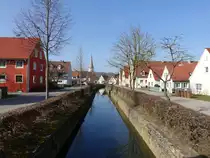 Meinheim, Hauptstra�e mit Meinheimer M�hlbach (18.03.2015)