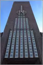 Wilhelmshaven. Im 50 m hohen Turm des Rathauses befindet sich ein Wasserbeh�lter, der noch heute einen Teil der Trinkwasserversorgung der Stadt sichert.
22.03.2015