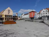 Gersthofen, Rathausplatz mit Stadtmuseum und Turm des Ballonmuseum (03.04.2015)