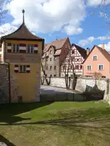 Hersbruck, Schlossturm und Deutsche Schule am Schlo�platz (05.04.2015)