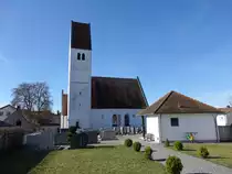 Gachenbach, St. Georg Kirche, Saalkirche mit Flachdecke, sp�tromanische Anlage um 1300, sp�tgotischer Sattelturm (15.04.2015)
