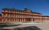 Rastatt, das Schlo� von der Gartenseite gesehen, Markgraf Ludwig Wilhelm von Baden lie� um 1700 das Residenzschlo� vom italienischen Hofbaumeister Domenico Rossi erbauen, April 2015