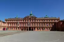 Rastatt, Blick �ber den Ehrenhof auf das Schlo�, April 2015