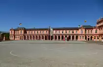 Rastatt, Blick �ber den Ehrenhof auf den linken Schlo�fl�gel, April 2015