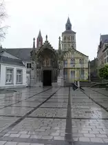 Maastricht, Keizer Karelplein mit Portal zum Servatiuskloster (25.04.2015)