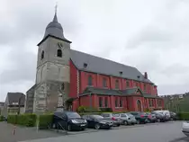 Hoeselt, Pfarrkirche St. Stephanus, Turmunterteil fr�hromanisch, beide oberen Teile erbaut ab 1250, Kirchenschiff von 1770, vergr��ert 1932 durch Jan M. Christians (25.04.2015)