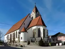 Pfarrkirche von Tragwein, wurde immer wieder schubweise �ber viele Epochen hinweg errichtet, jedoch deutlich erkennbar und datiert der Zubau von 1966/67; 150308