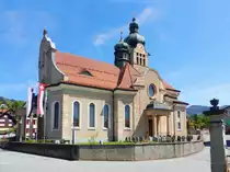 Rieden SG, Sankt-Magnus-Kirche. Die Kirche wurde von 1912 bis 1914 im neubarocken Stil erbaut. (Architekt Adolf Gaudi). Die Kirchenweihe erfolgte am 7. Oktober 1914. 1993/94 erfuhr die Pfarrkirche eine Aussen- und Innenrestauration - 05.05.2014