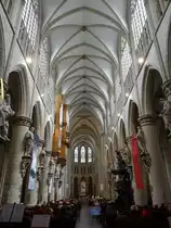 Br�ssel, Mittelschiff der Kathedrale St. Michael und St. Gudula (26.04.2015)