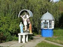 Denkmal mit Brunnen 11-09-2007