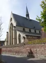 Leuven, Sint Jan de Doper Kirche im gro�en Beginenhof, fr�hgotische Basilika, erbaut ab 1305, heute Kirche der Universtit�ts Pfarrei (27.04.2015)