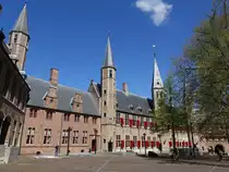 Middelburg, Abtei Onze-Lieve-Vrouwe, gegr�ndet 1127 als Pr�monstratenser Abtei, sp�tgotische Geb�ude erbaut ab 1492 (30.04.2015)