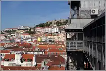 Lissabon. Blick vom Elevador de Santa Justa zum Castelo Sao Jorge. 11.05.2015