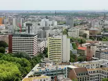 Blick in Richtung Neuk�lln und Kreuzberg  mit Willy Brandt vom Panoramapunkt auf dem Potsdamer Platz am 03. Juni 2015