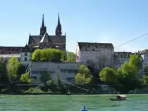 Basel, Blick �ber den Rhein mit der Seilf�hre  Leu  auf das M�nster, Mai 2015