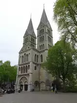 Roermond, M�nsterkirche Liebfrauen, erbaut von 1220 bis 1244 (02.05.2015)