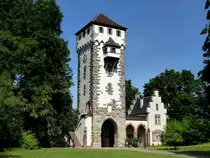 Basel, Sankt-Alban-Tor, stadteinw�rts gesehen, nach dem schweren Erdbeben 1356 wurde es in der heutigen Form 1374 wieder aufgebaut, Juni 2015