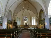 Lidk�ping, Innenraum der St. Nikolai Kirche, Kanzel und Altar von Helgo Zettervall (15.06.2015)