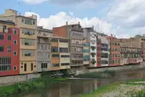 GIRONA (Provincia de Girona), 14.06.2015, H�userfront am Rio Onyar