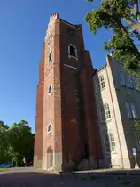 Vadstena, R�dtornet Turm, Roter Turm, erbaut 1464 am Ende der Storgatan Stra�e (16.06.2015)
