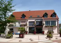 Baldersheim, das Rathaus der knapp 3000 Einwohner z�hlenden Gemeinde im s�dlichen Elsa�, Juni 2015