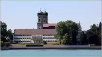 Friedrichshafen. Das Schloss Friedrichshafen - auch bekannt unter dem Namen Kloster Hofen - wird von den T�rmen der Schlosskirche �berragt. 10.07.2015