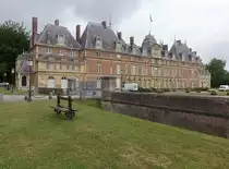 Chateau Eu, erbaut ab 1578 durch Henri de Guise, heute B�rgermeisteramt und Museum (12.07.2015)